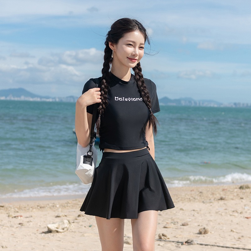 Rash Guard - Women's 2-Piece Crop Top Rash Guard